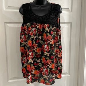 Black and Flowered Top